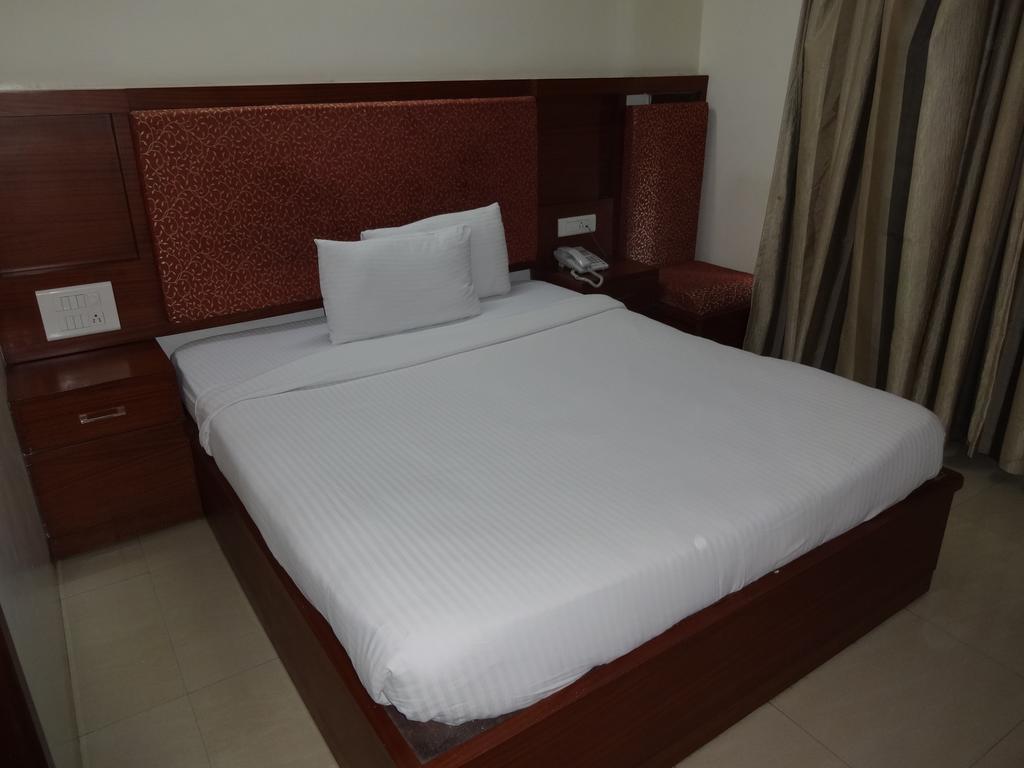 La Hospin Hotel Раджамандри Номер фото