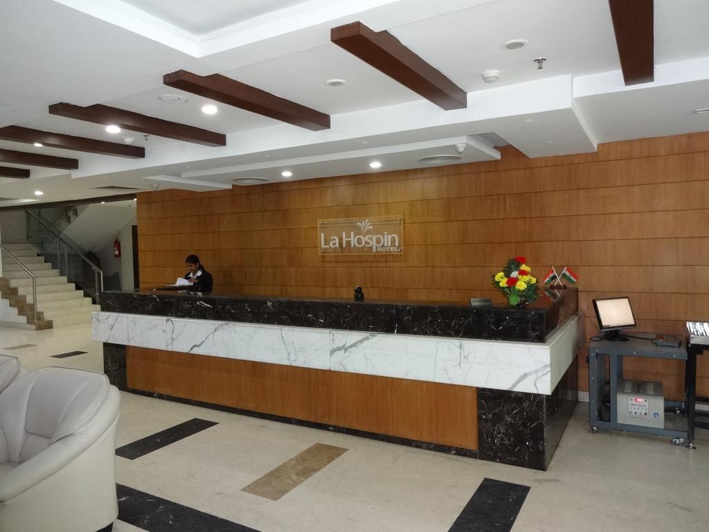 La Hospin Hotel Раджамандри Номер фото