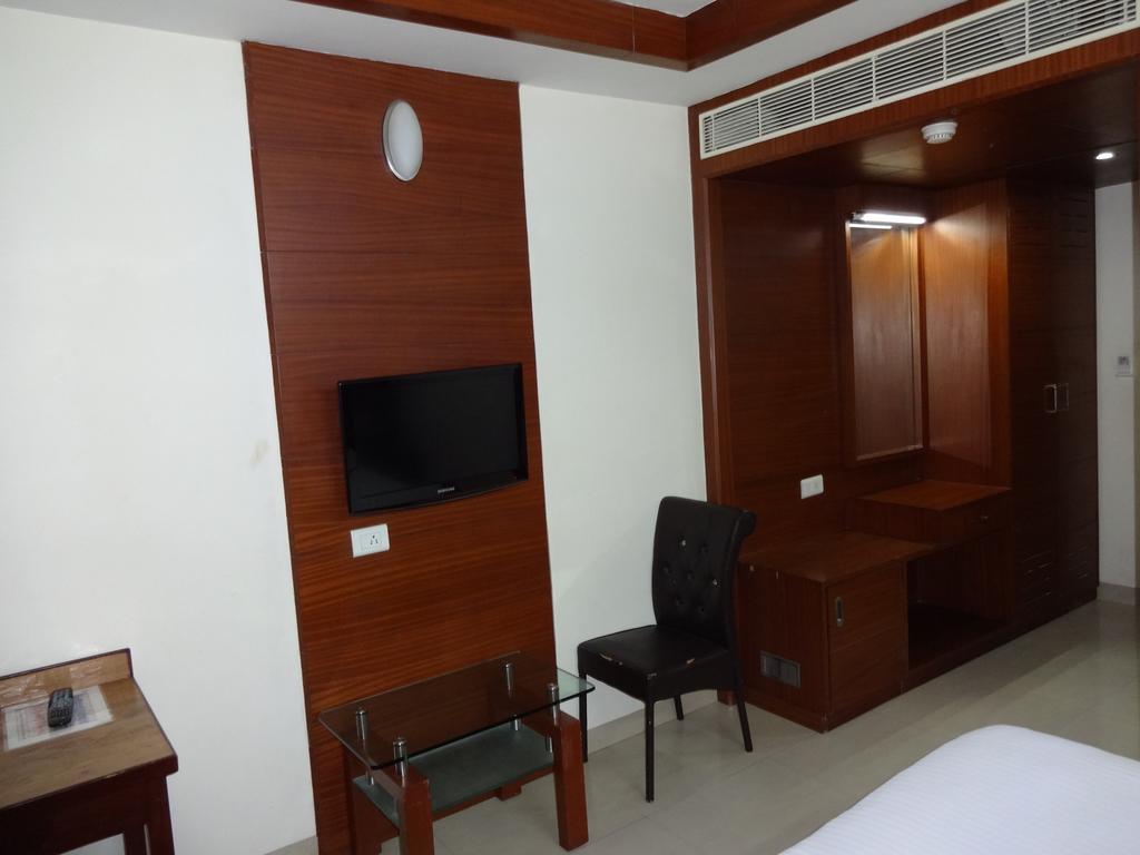 La Hospin Hotel Раджамандри Номер фото